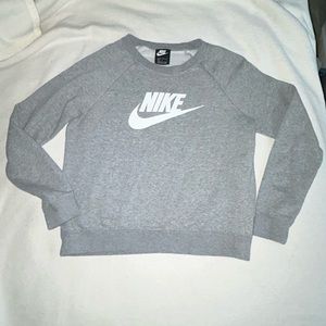 grey nike crewnevk
